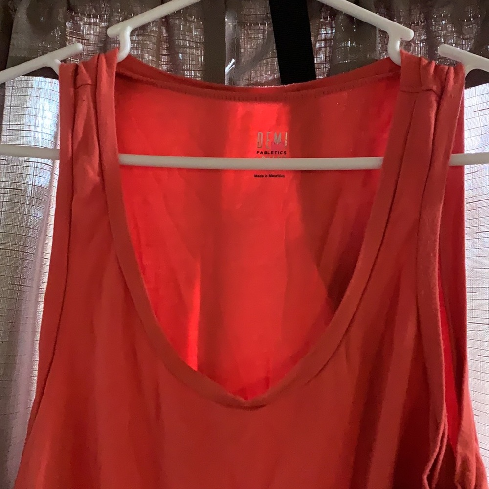 Fabletics workout crop tank - Picture 3 of 5